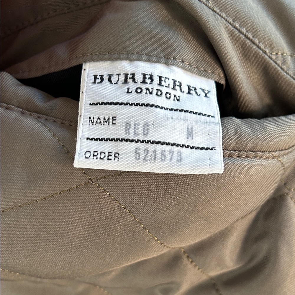 Burberry Quilted Jacket with Nova Check Lining - Picture 3 of 10